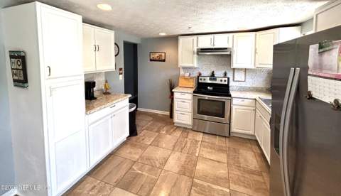 2071 Courtney Drive, Jacksonville FL - photo 18 of 36