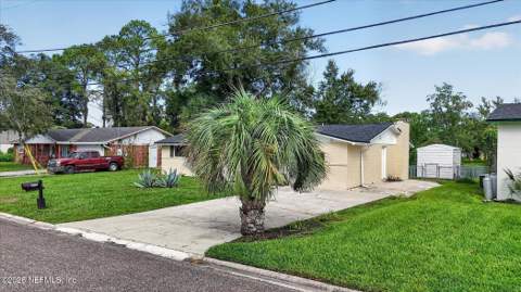 2071 Courtney Drive, Jacksonville FL - photo 10 of 36