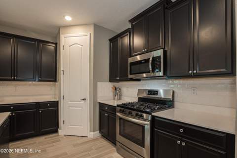 2618 Alexia Circle, Jacksonville FL - photo 8 of 29