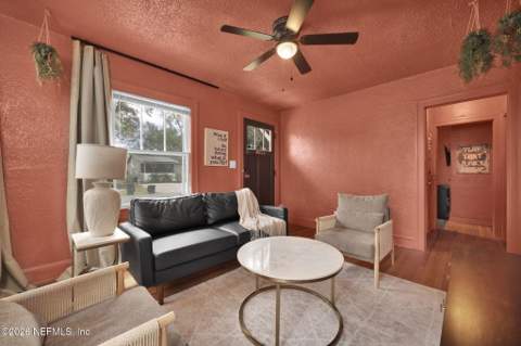 1146 Wycoff Avenue, Jacksonville FL - photo 8 of 39