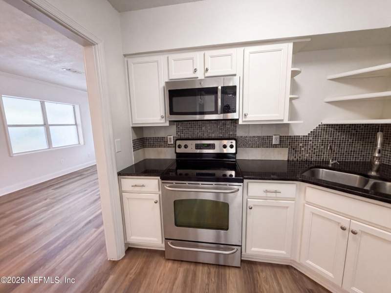 3 bedroom Single Family Residence at 5630 Temple Road, Not Validd, Jacksonville — photo 2