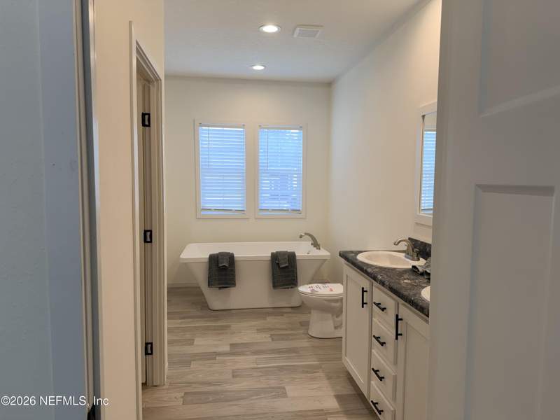 2 bedroom Manufactured Home at 954 McLaughlin Lane, Metes & Bounds, Middleburg — photo 5