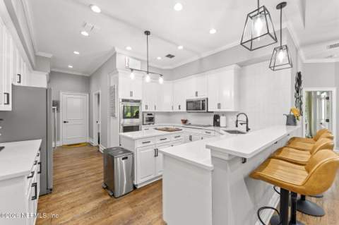 7903 Vineyard Lake Road, Jacksonville FL - photo 12 of 37