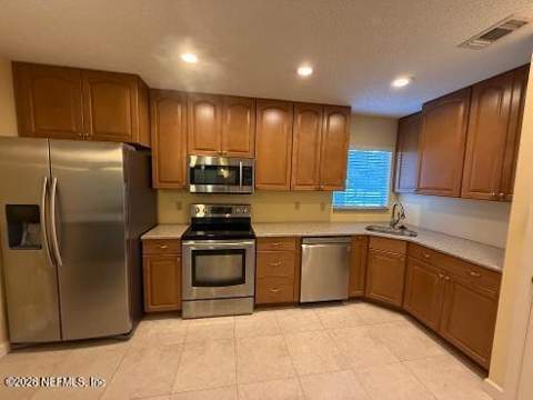 3666 Clubhouse Drive #B, Green Cove Springs FL - photo 10 of 32