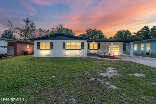 7456 GREENWAY Drive