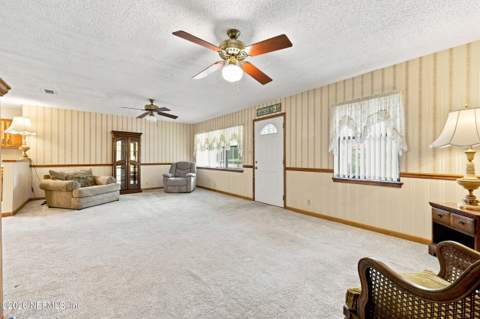 2412 Husson Avenue, Palatka FL - photo 12 of 34