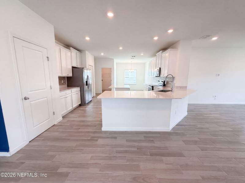 4 bedroom Single Family Residence at 7233 Calamint Avenue, Highland Chase, Jacksonville — photo 2