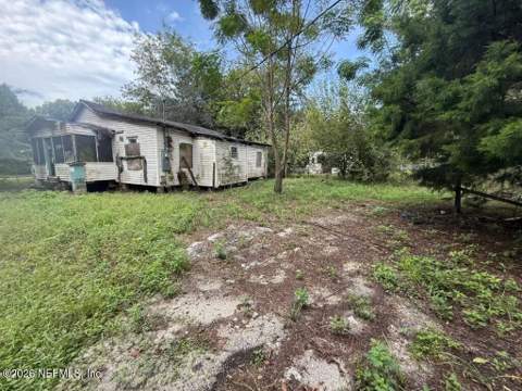 111 Cedar Avenue, Palatka FL - photo 6 of 8