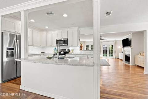 4152 Lexington Avenue, Jacksonville FL - photo 12 of 30