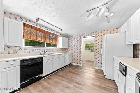 2500 Community Road, Jacksonville FL - photo 14 of 26