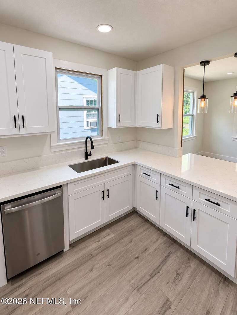 3 bedroom Single Family Residence at 4908 Silver Street, Pearl Crest, Jacksonville — photo 4