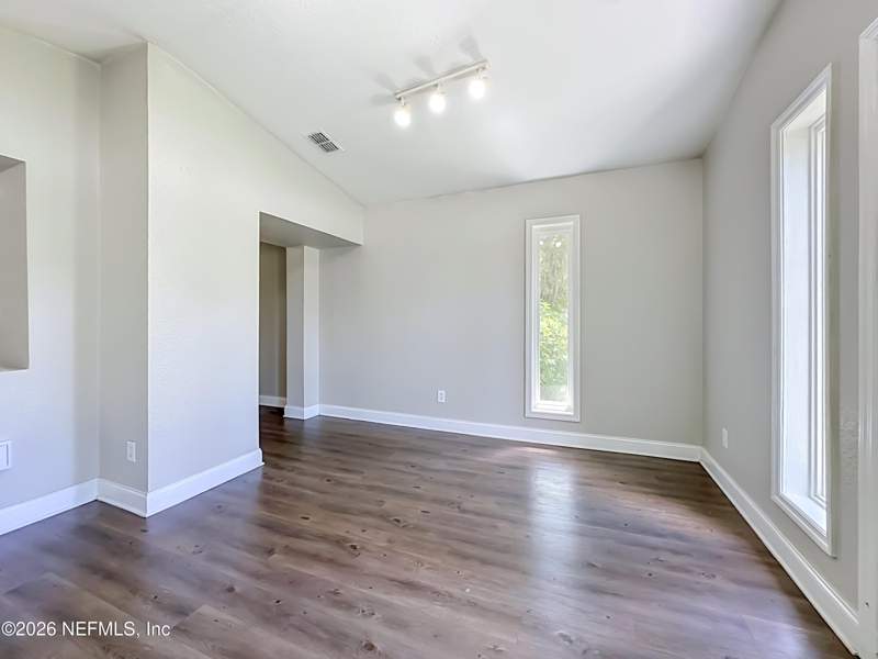 3 bedroom Single Family Residence at 3811 Spring Park Road, Spring Park Heights, Jacksonville — photo 3