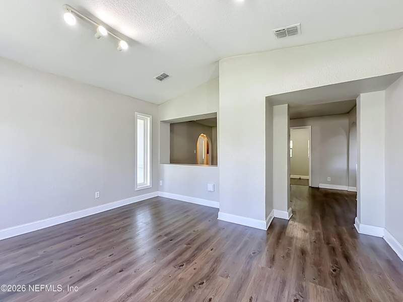 3 bedroom Single Family Residence at 3811 Spring Park Road, Spring Park Heights, Jacksonville — photo 4