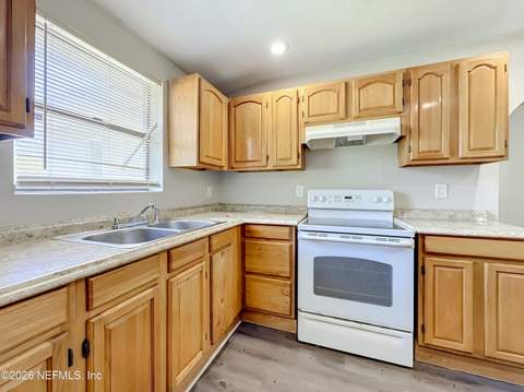 3811 Spring Park Road, Jacksonville FL - photo 9 of 33