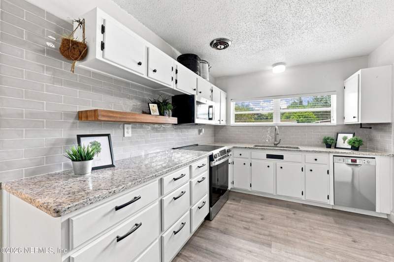 3 bedroom Single Family Residence at 1049 Nightingale Road, Glynlea Park, Jacksonville — photo 4