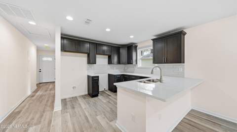3321 Almeda Street, Jacksonville FL - photo 7 of 48