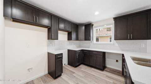 3321 Almeda Street, Jacksonville FL - photo 8 of 48