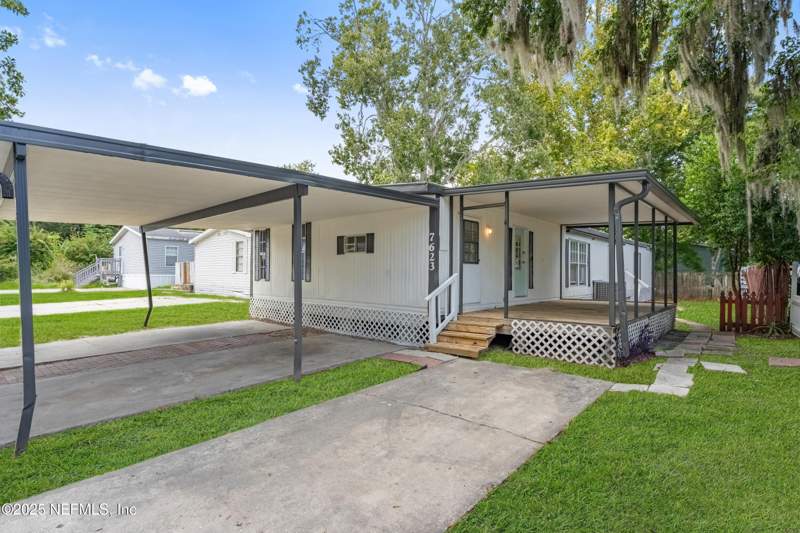 4 bedroom Mobile Home at 7623 Sunwood Drive, Baywood Park, Jacksonville — photo 2