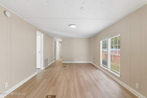 7623 Sunwood Drive, Jacksonville FL - photo 7 of 31