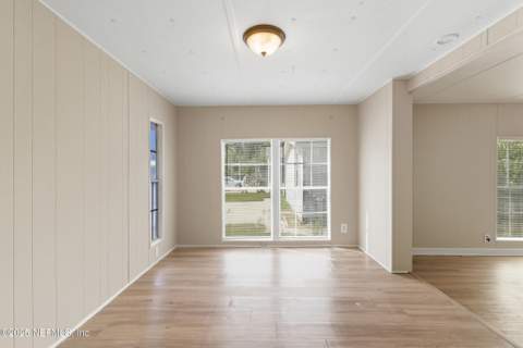 7623 Sunwood Drive, Jacksonville FL - photo 10 of 31