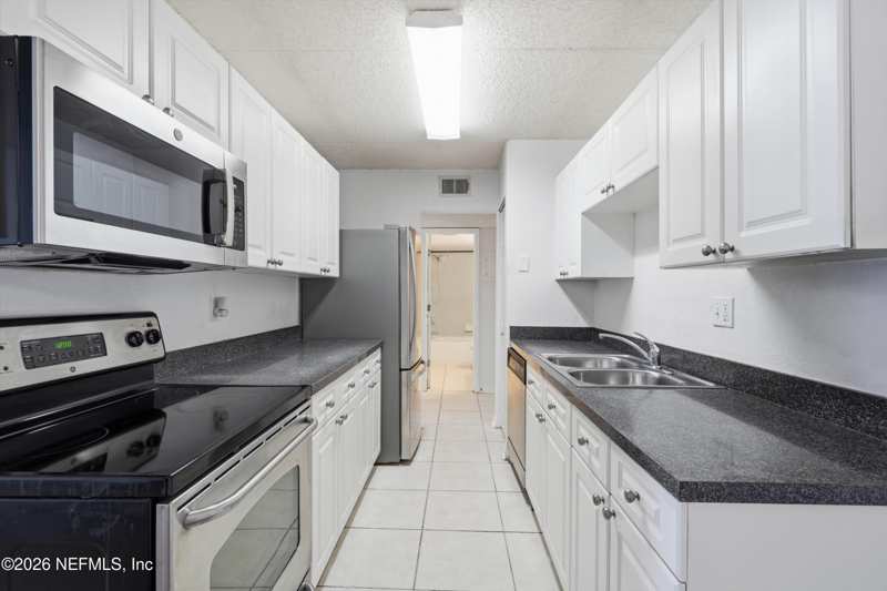 1 bedroom Condominium at 355 Monument Road #10 D1, Bella Terraza, Jacksonville — photo 1