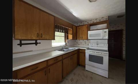 5943 White Sands Road, Keystone Heights FL - photo 8 of 26