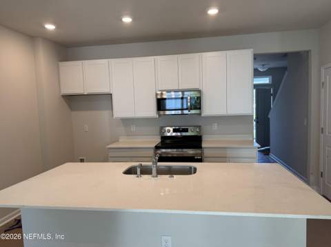 5231 Peach Blossom Way #0018, Jacksonville FL - photo 8 of 10