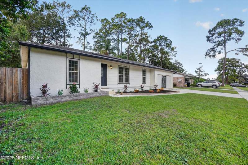 5 bedroom Single Family Residence at 962 Grove Park Drive, Grove Park, Orange Park — photo 2