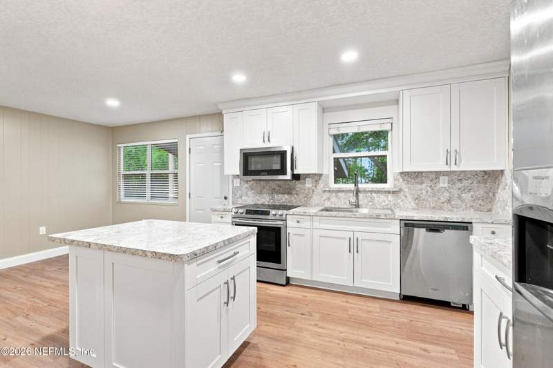 3 bedroom Single Family Residence at 11948 Aaron Road, Eastport, Jacksonville — photo 3