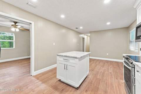 11948 Aaron Road, Jacksonville FL - photo 18 of 33