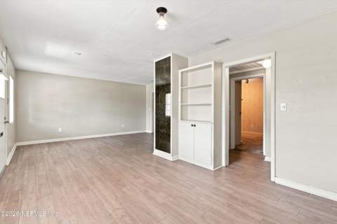 2443 Cedar Shores Circle, Jacksonville FL - photo 10 of 29