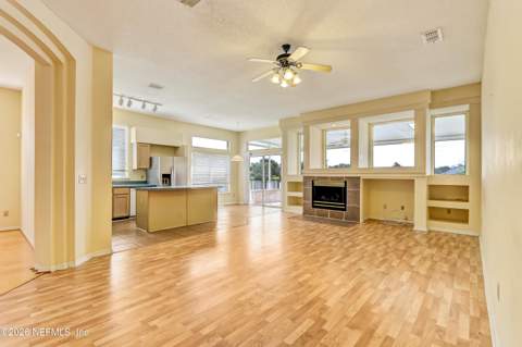 13062 Brians Creek Drive, Jacksonville FL - photo 10 of 39