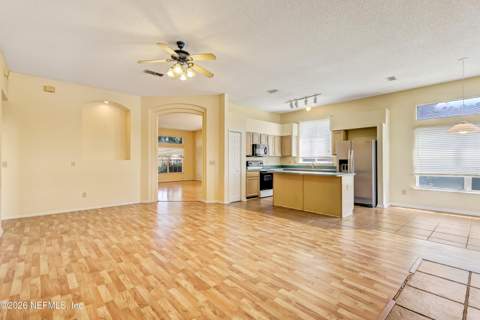 13062 Brians Creek Drive, Jacksonville FL - photo 11 of 39