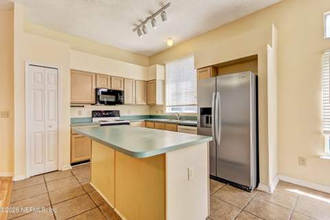13062 Brians Creek Drive, Jacksonville FL - photo 14 of 39