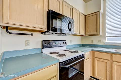 13062 Brians Creek Drive, Jacksonville FL - photo 17 of 39