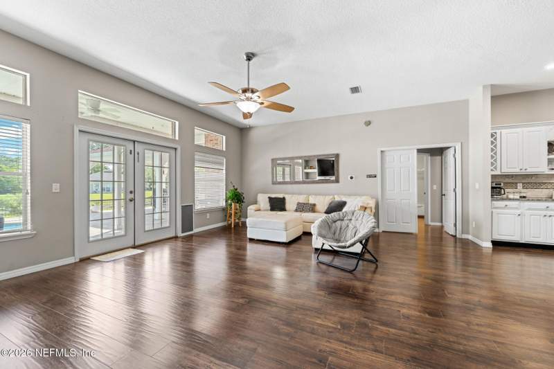 3 bedroom Single Family Residence at 6352 Lake Plantation Drive, The Lakes @ Westland, Jacksonville — photo 5