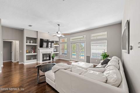 6352 Lake Plantation Drive, Jacksonville FL - photo 7 of 42