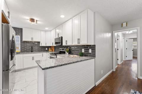 2443 Ironwood Drive, Jacksonville FL - photo 8 of 23