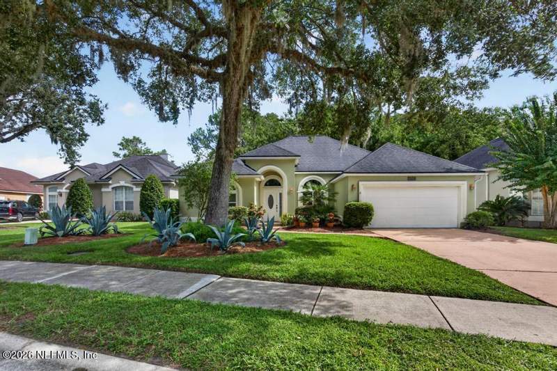 3 bedroom Single Family Residence at 7839 Heather Lake Court, Deer Creek, Jacksonville — photo 2