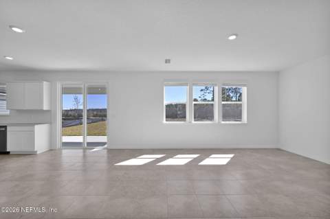 3620 Americana Drive, Green Cove Springs FL - photo 10 of 27