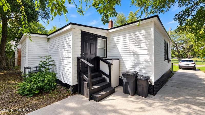 3 bedroom Single Family Residence at 628 E 59th Street, Millers Buffalo Gard, Jacksonville — photo 2