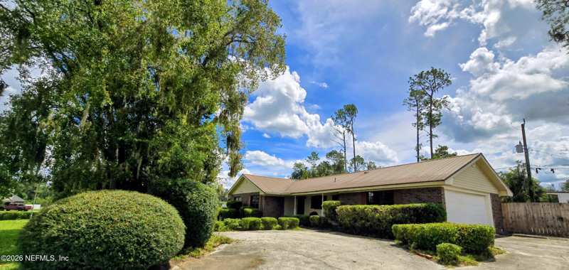 3 bedroom Single Family Residence at 1017 Pineview Circle, Live Oak, Live Oak — photo 1