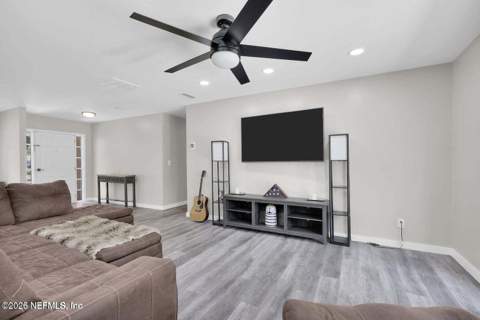 11707 Village Lane, Jacksonville FL - photo 9 of 39