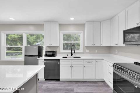 11707 Village Lane, Jacksonville FL - photo 13 of 39