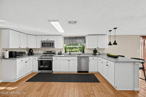 6249 Barry Drive, Jacksonville FL - photo 16 of 29