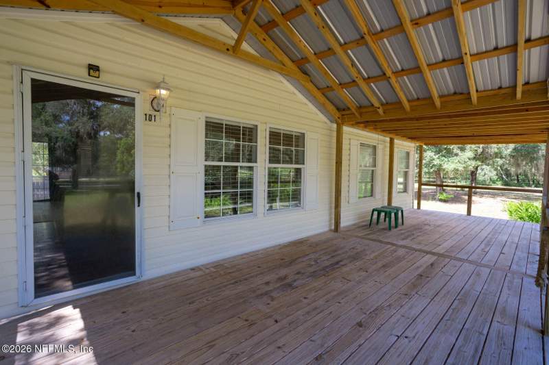 3 bedroom Manufactured Home at 101 W Strickland Road, Metes & Bounds, Interlachen — photo 4