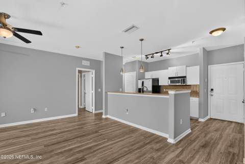 8290 Gate Parkway #817, Jacksonville FL - photo 7 of 26