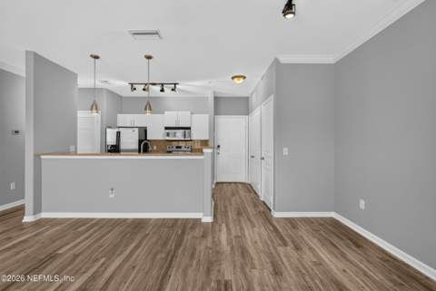 8290 Gate Parkway #817, Jacksonville FL - photo 6 of 26