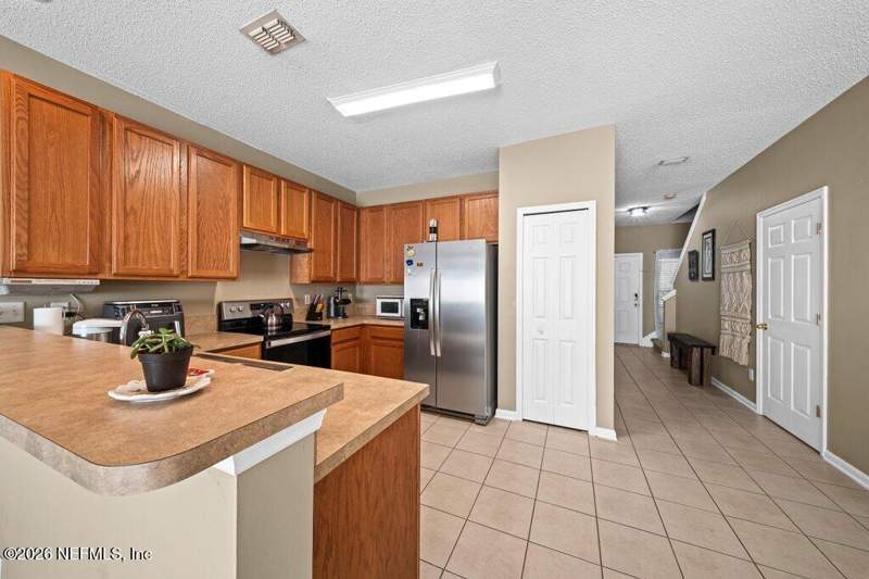 3 bedroom Townhouse at 8612 Ribbon Falls Lane, Watermill, Jacksonville — photo 5