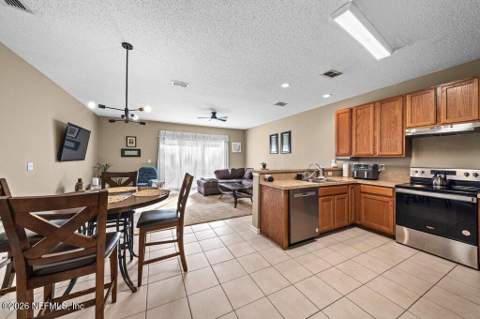 8612 Ribbon Falls Lane, Jacksonville FL - photo 6 of 31
